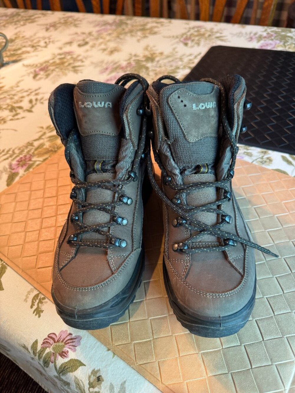 Women's Lowe Renegade GRX Mid Hiking Boots Sepia Brown 8